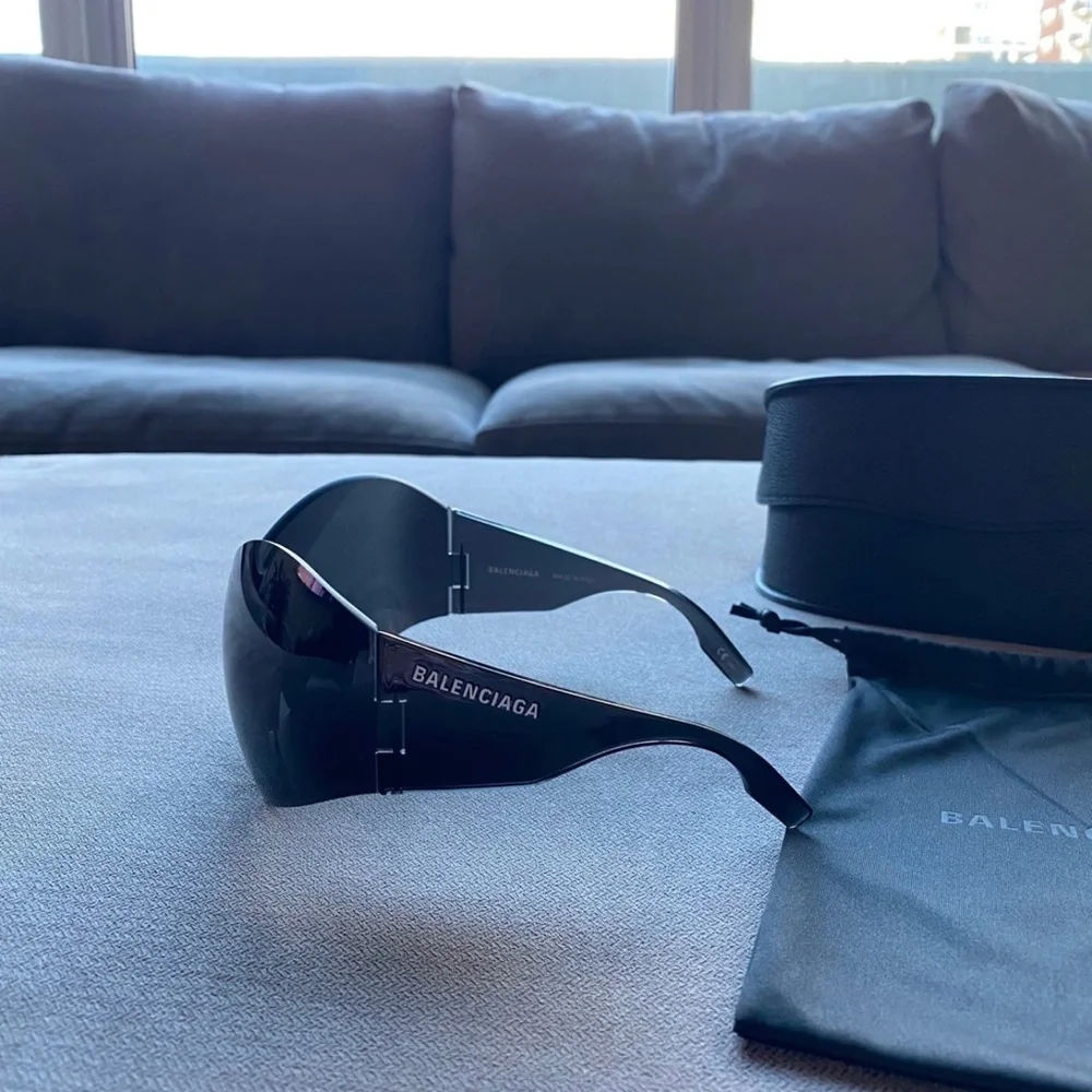 Balenciaga Mask Butterfly Sunglasses - Picture 8 of 14